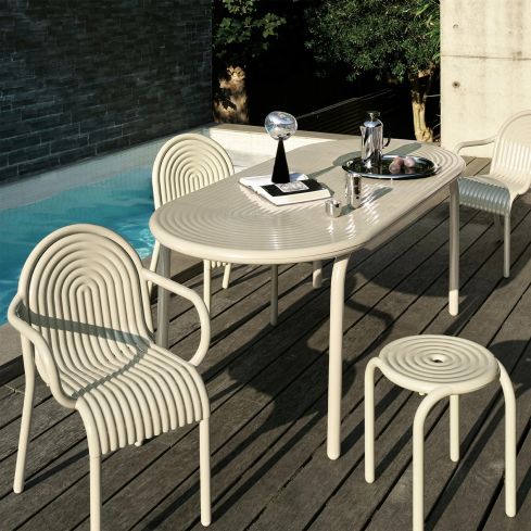 Groove Outdoor Oval Dining Table
