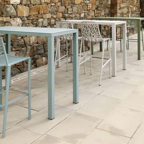 Easy Outdoor Bar Table