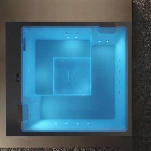 حوض استحمام مزود بتقنية الدوامة للأماكن الخارجية من تشكيلة ستايج