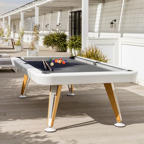 Diagonal Outdoor 8Ft Pool Table