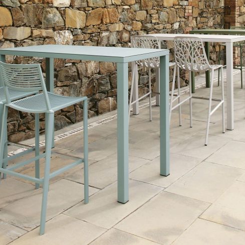 Easy Outdoor Bar Table