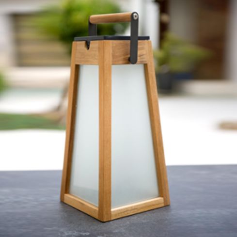 Tecka Outdoor Solar Rechargeable Lantern